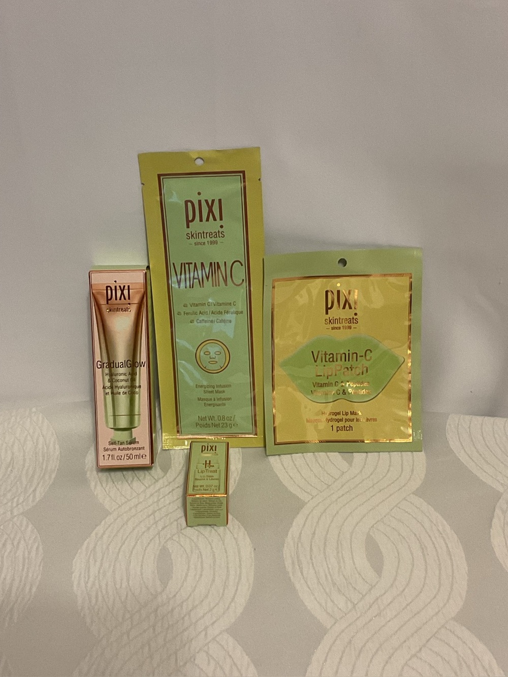 Pixi Gradual Glow Serum, Vit C ace mask, Vit C LipPatch, Hydra Lipa Treat Lip Ba